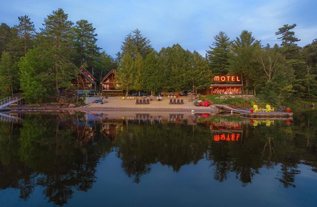 Lake View - a waterfront Chalet