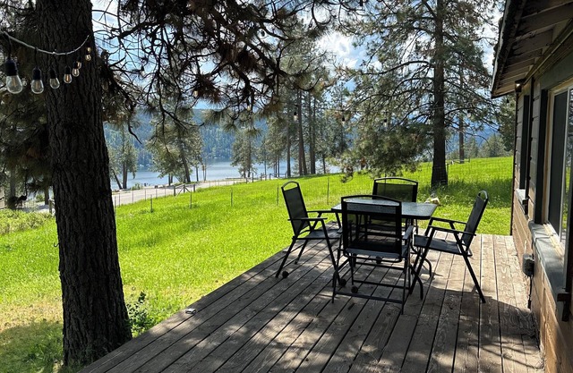 Lake view cabin!
