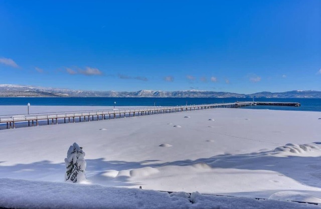 Lake View-Pool/Pier/Patio/Tennis/Pickleball-Walk to Downtown Tahoe City!