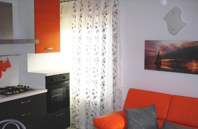 Lake view! Delightful apartment complete with all comforts - Entire structure
