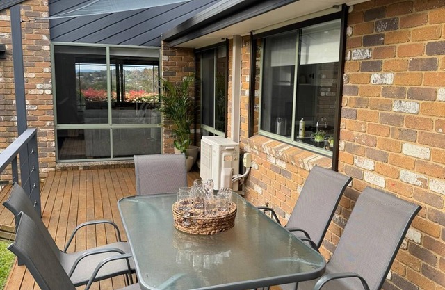 Lake View Family House, private gardens, breathtaking view, nature walks.