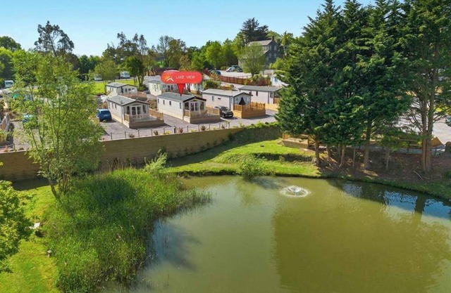 Lake View-Fishing+Heated Pool 500yrds away