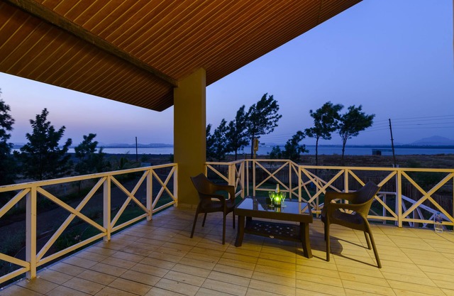 Lake View Holiday Villa cerca de Sula Vine Yard con 3 BdRms
