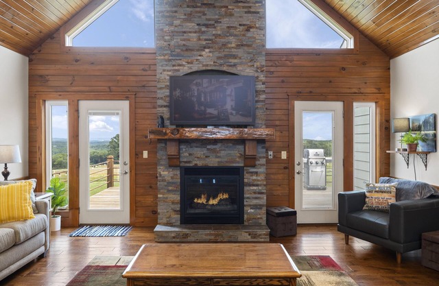 Lake view house with expansive views, fireplace, walk in showers, Ember mugs.