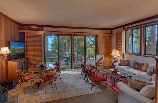 Lake View|Pool|Pier|Bouys|Pickleball|Walk to town