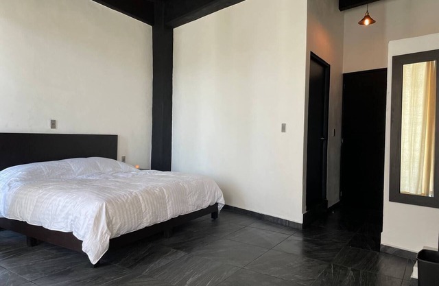 lake view room