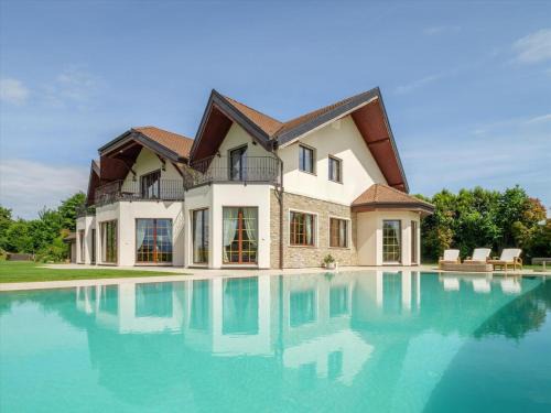 Lake View Villa Chabrey