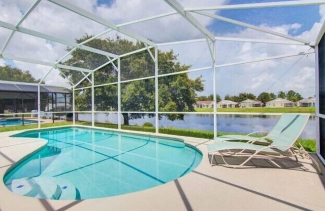 Lake View Villa. Peaceful, 3 bed family home away from home.