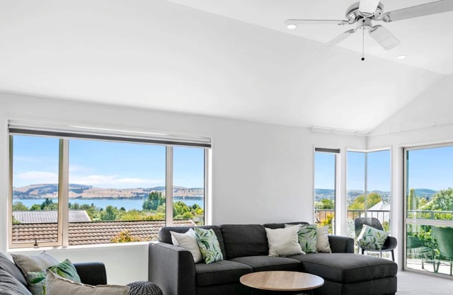 Lake Views! 5min to Town Centre *No Service Fee*