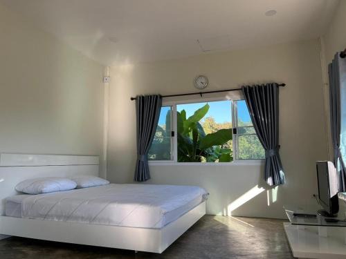 Lake Villa Exclusive Tropical Garden Retreat
