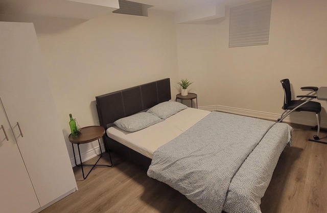 Lake Walk House a 3 Bed 2 Bath Basement Apartment in the Golden Horseshoe