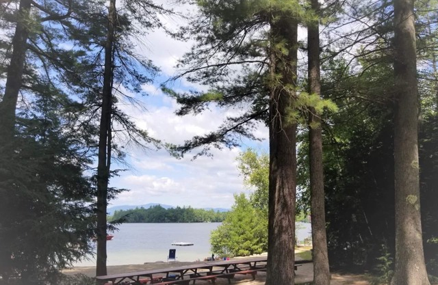 Lake Winni 2 BR & Den - uso de botes pequeños - Deepwood Lodges