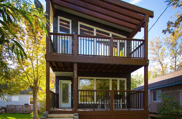 Alquiler de cabañas de lujo en el lago Winnipeg con opción de jacuzzi.