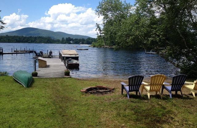 Lago Winnipesaukee Agua Cottage Frente Con muelle privado y playa