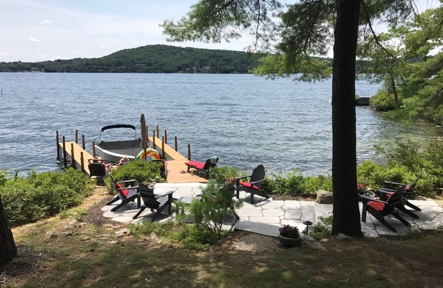 Cabaña frente al lago de Meredith Bay con cala privada y 300 'de frente al lago