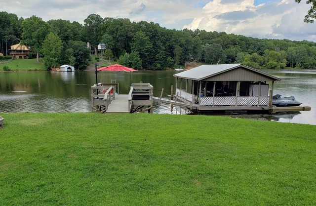 Lake Wylie waterfront apartment with dock.