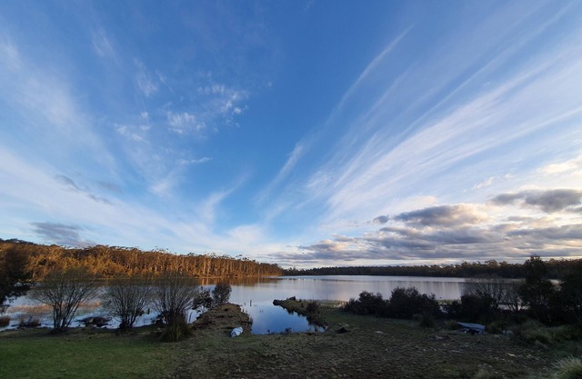 Lake Yalleena Nature Retreat