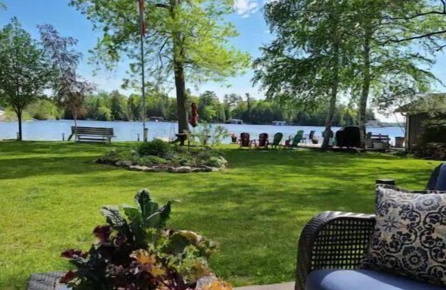 Lakebreeze Estate, 5 Bedrm, 3 Bath Lux Lakehouse