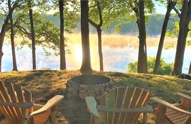 ¡NUEVO! Waterfront Lake Cabin Impresionantes vistas 100 FT Tranquilo frente al lago + Aventura