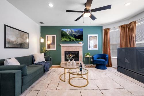 Lakefront 3BD - Ping Pong, Movie Nights - Near FSU