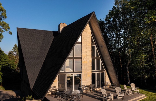 Lakefront 3BR Luxury Home at High Bluffs