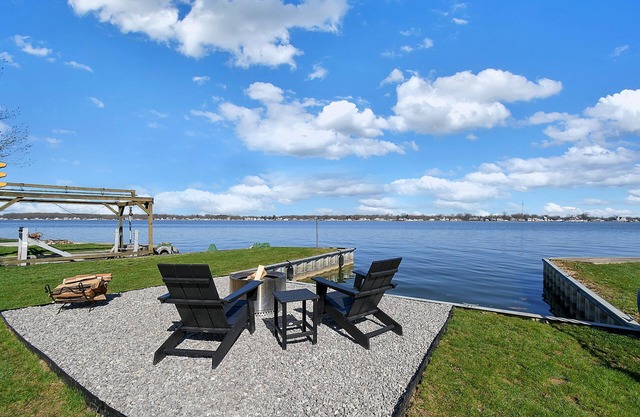 Lakefront Airstream Retreat with Boat Dock at Buckeye Lake