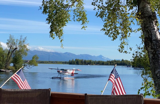 Lakefront Alaska Family-Friendly Retreat & Kayaks!