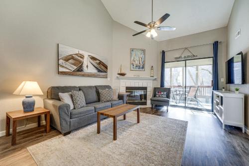 Lakefront Branson Penthouse with Resort Amenities!