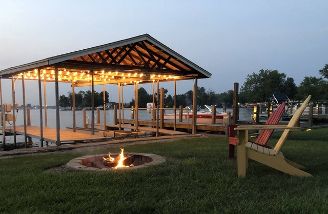 Lakefront Buckeye Lake Family Retreat