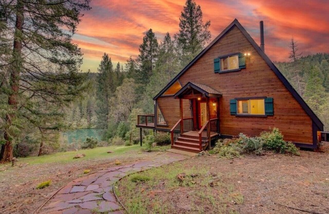 Lakefront Cabin Nevada City