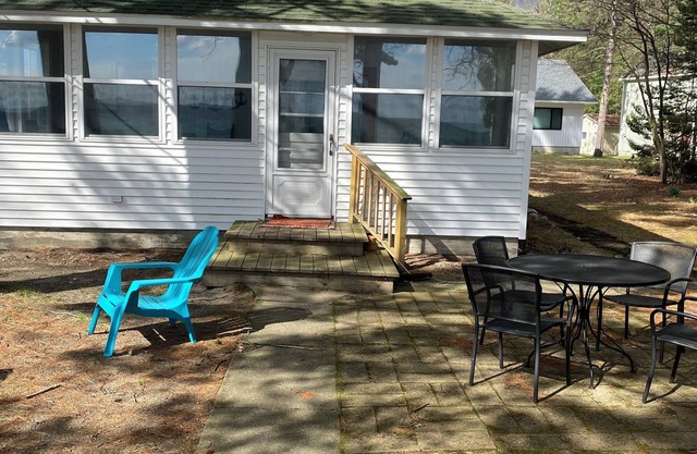 Lakefront Cabin on Higgins Lake. Only steps from the water! boat buoy available