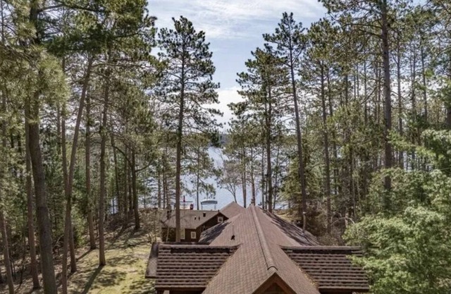 Lakefront Cabin on Whitefish Chain - sleeps 13