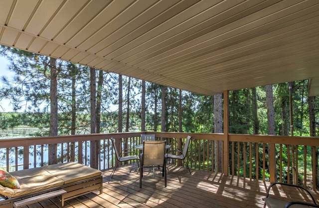 Lakefront Westfield Cabin con muelle, kayak y canoa!