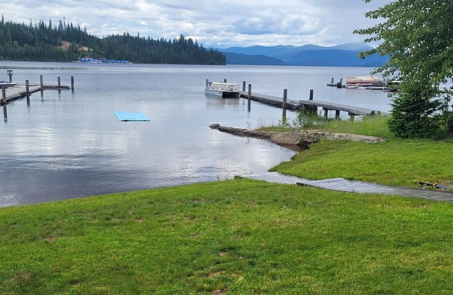 Lakefront Cabin with Boat Slip on beautiful Priest Lake!