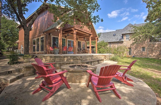 Lakefront Chico Haven w/ Multi-Level Private Dock!
