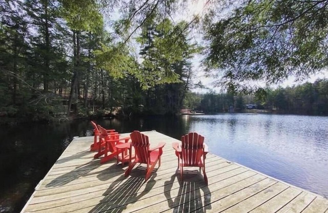 Lakefront Cottage Huntsville Retreat
