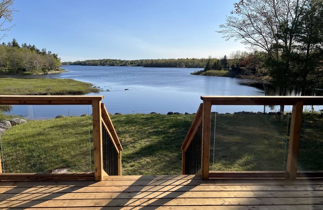 Casa frente al lago en un lago Wallaback