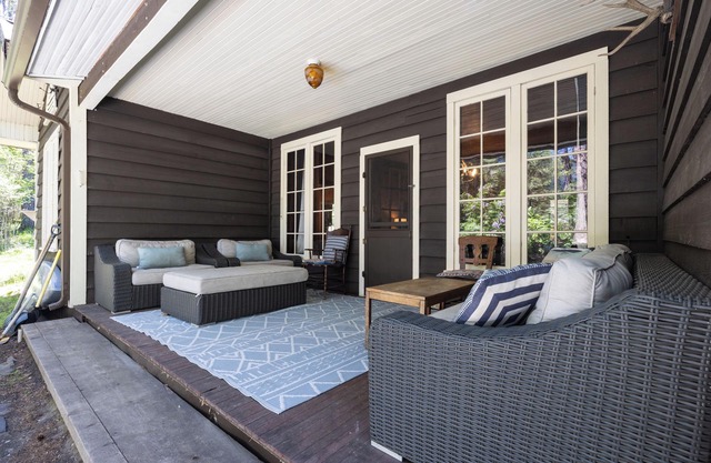 Lakefront Cottage on Rosen Lake