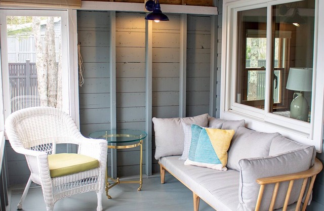 Lakefront Cottage: Relax, Kayak and Swim