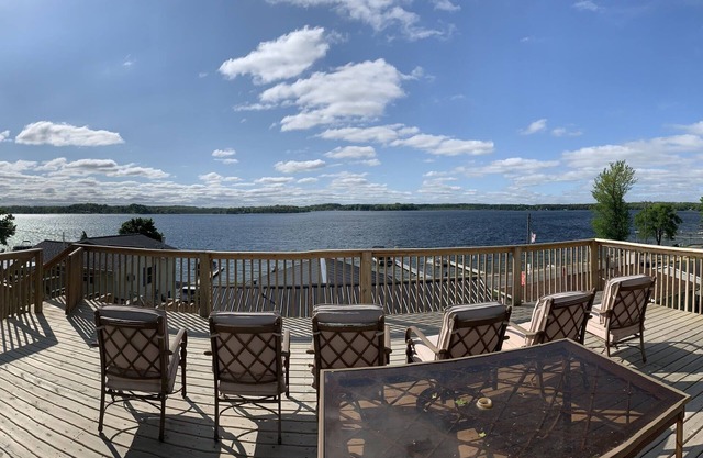 Lakefront Cottage | Huge Deck, Fire, Kayaks & Dock