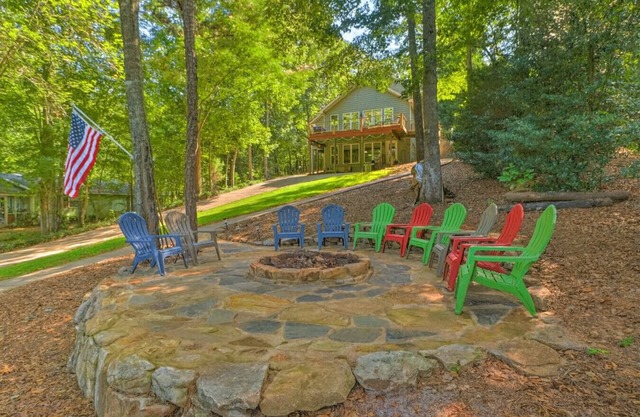 Lakefront Escape w/Dock, Deck & Game Room