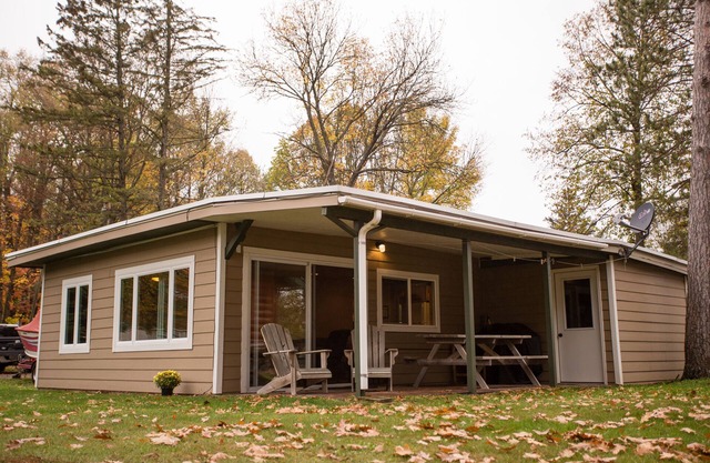 Lakefront Family Cabin with Pontoon Rental Available