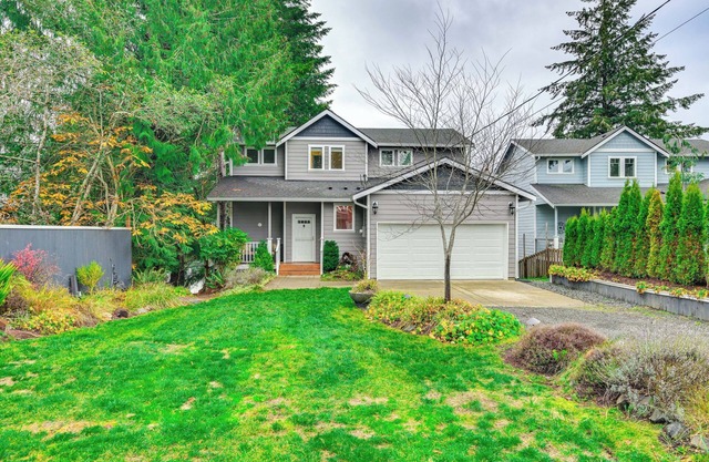 Lakefront Gem w/ Deck & Grill in Shelton