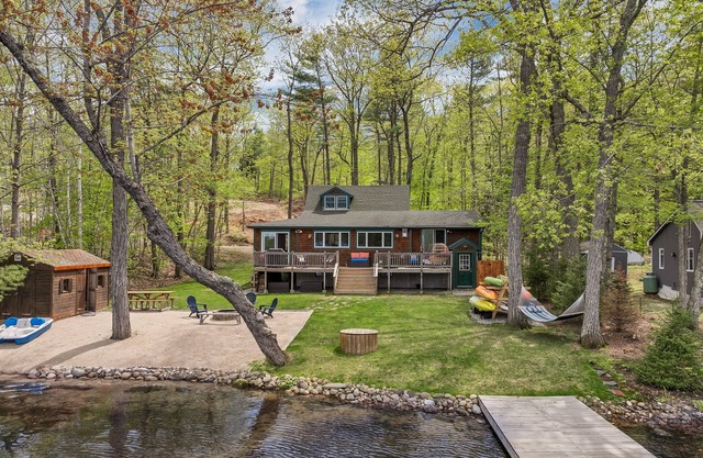 Lakefront Getaway | Leaf Peepers | Bonfire Nights