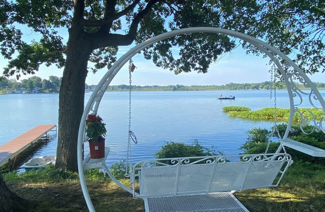 Lakefront getaway on Fish Lake