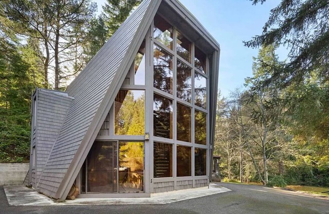 Lakefront Glass House w/ Dock & Views