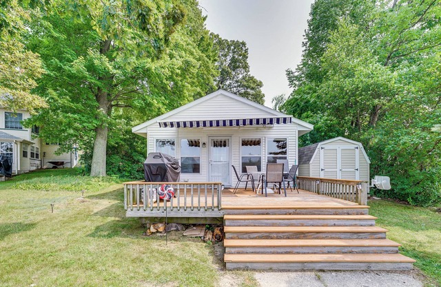 Lakefront Grant Cottage w/ Grill & Fire Pit!