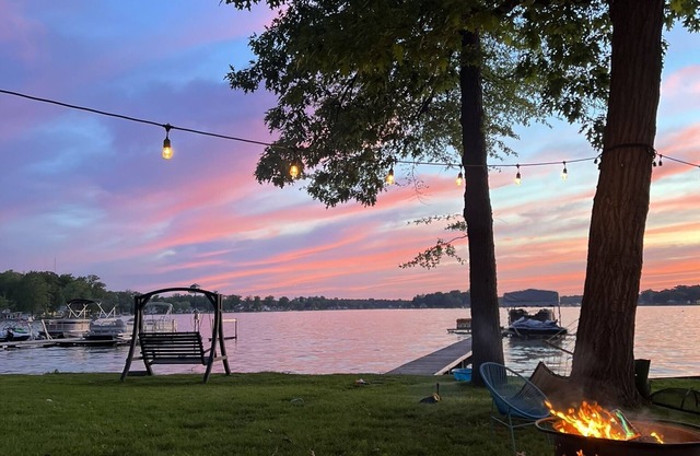 Lakefront Home 2 hours from Chicago. Family and pet friendly.