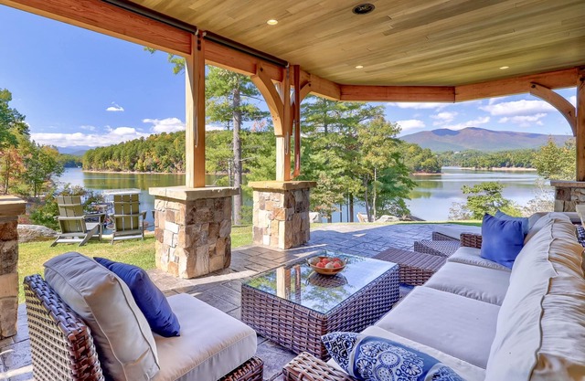 Lakefront Home, Amazing View + Dock, Sauna, Hot Tub, Fire Pit, 2 Patios, Game Rm