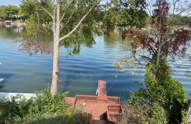 Lakefront home. completed in 7/23- beautifully furnished.